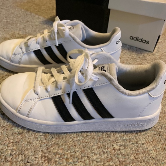 2 Like New Adidas - Picture 6 of 11